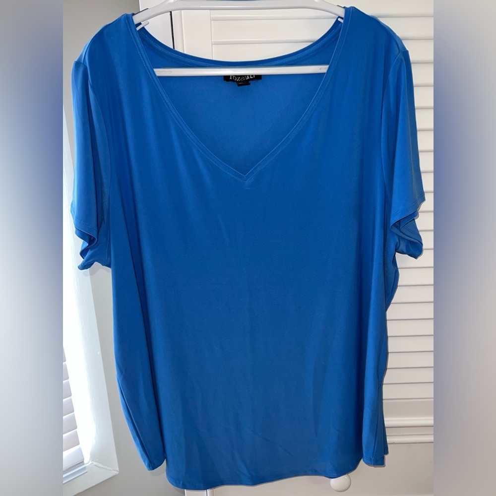Roz & Ali royal blue jersey knit short sleeve v-neck top Size 2X